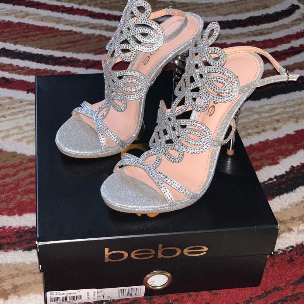 Bebe delja jewel sandal size 6 women